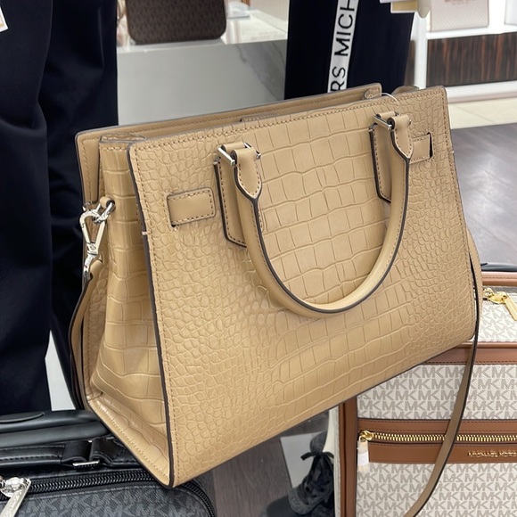 MICHAEL KORS HAMILTON MEDIUM SATCHEL 
 COLOR: Camel
NWT - Picture 6 of 16